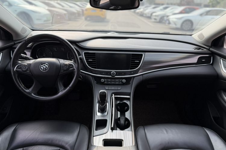 Used Buick LaCrosse 2018 20T Elite Edition Audio And AC Panel