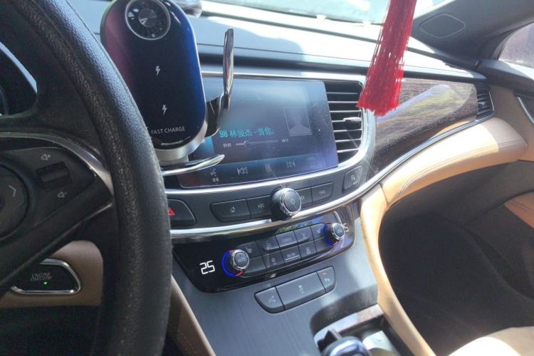 Used Buick LaCrosse 2018 28T Elite Edition Audio And AC Panel
