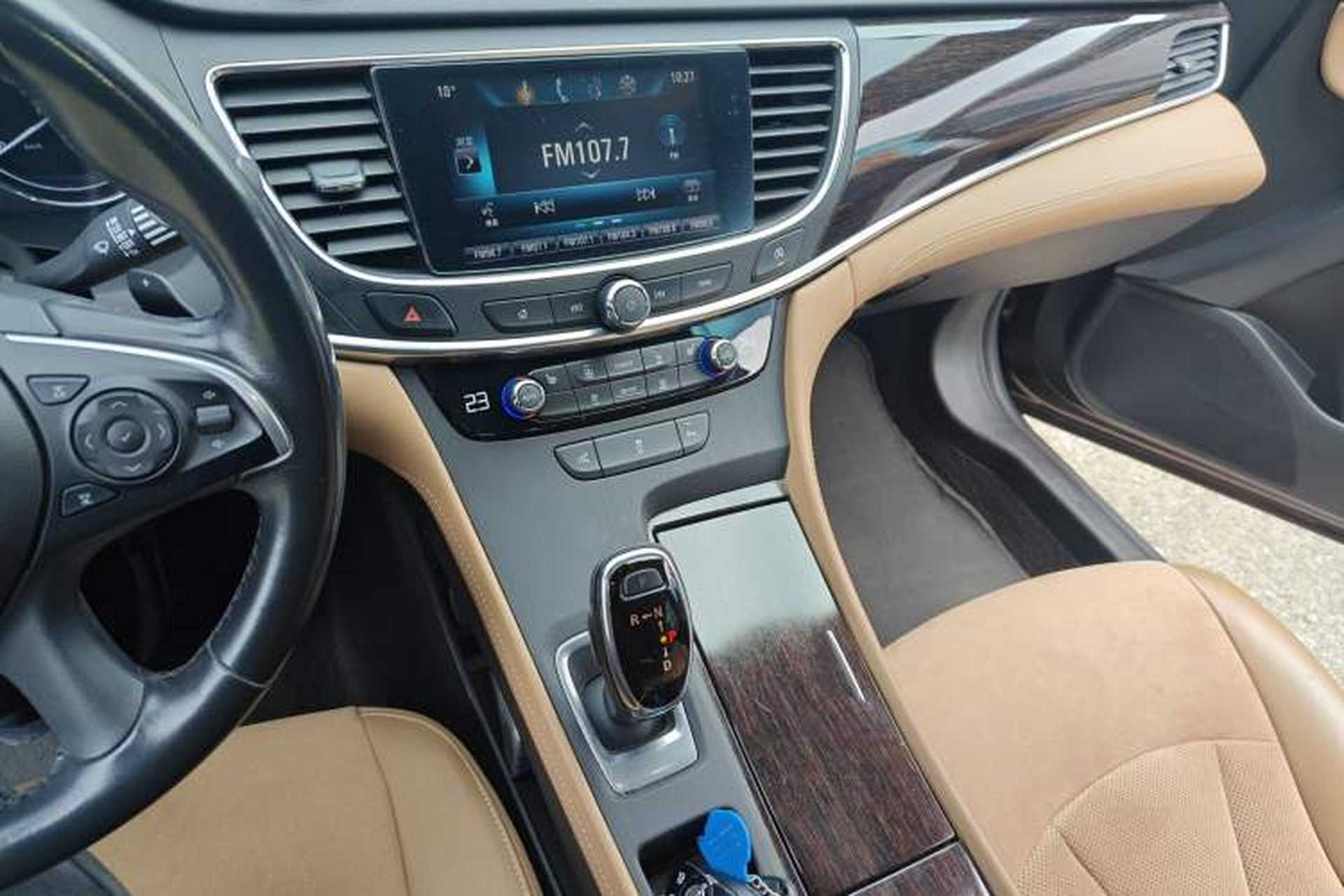 Used Buick LaCrosse 2018 28T Elite Edition Audio And AC Panel