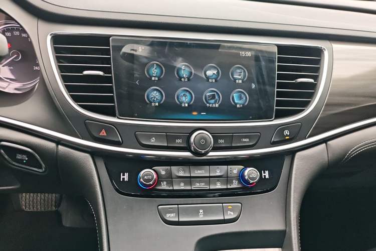 Used Buick LaCrosse 2018 20T Elite Edition Audio And AC Panel