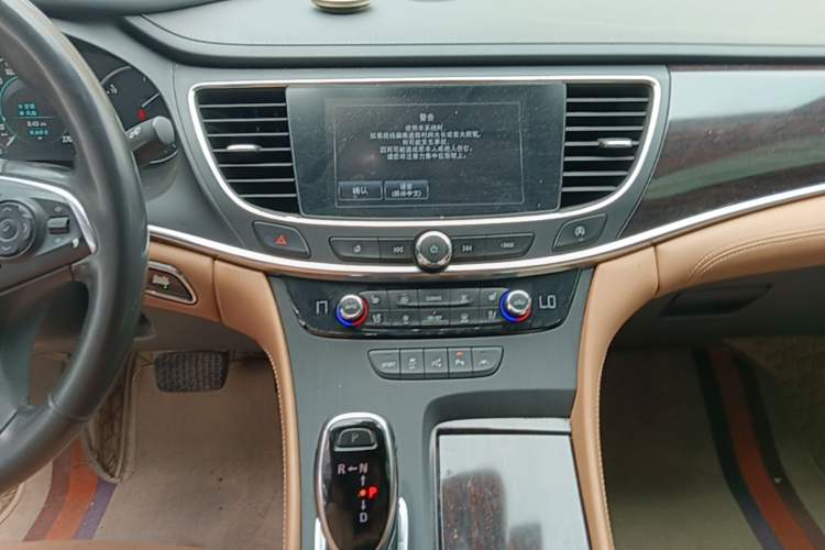 Used Buick LaCrosse 2018 28T Luxury Model Audio And AC Panel