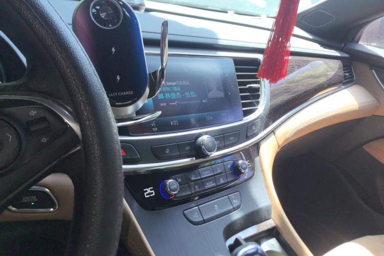 Used Buick LaCrosse 2018 28T Elite Edition Audio And AC Panel