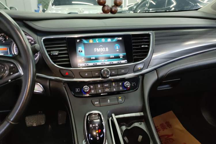 Used Buick LaCrosse 2018 20T Elite Edition Audio And AC Panel