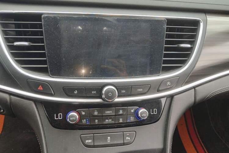 Used Buick LaCrosse 2018 20T Elite Edition Audio And AC Panel
