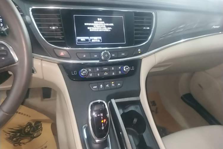 Used Buick LaCrosse 2018 28T Avenir Audio And AC Panel
