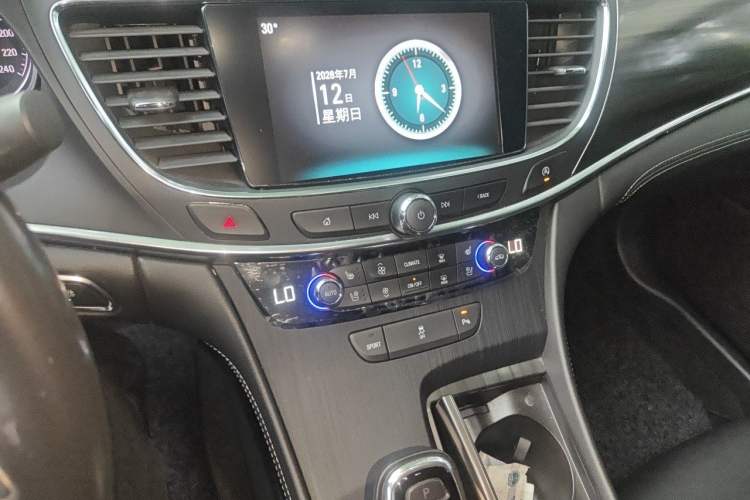 Used Buick LaCrosse 2018 20T Elite Edition Audio And AC Panel