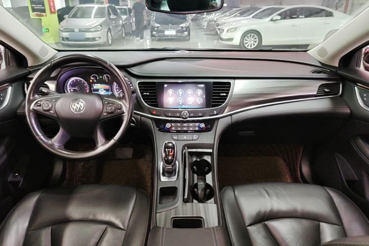 Used Buick LaCrosse 2018 20T Elite Edition Center Console