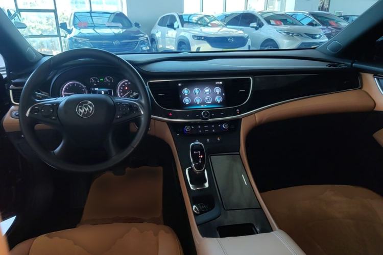 Used Buick LaCrosse 2018 28T Elite Edition Center Console