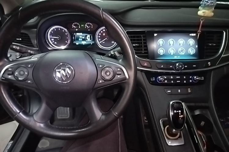 Used Buick LaCrosse 2018 20T Elite Edition Center Console