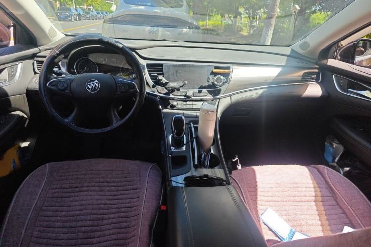 Used Buick LaCrosse 2018 20T Elite Edition Center Console