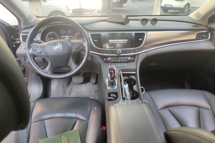 Used Buick LaCrosse 2018 20T Elite Edition Center Console