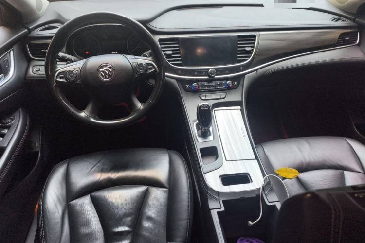 Used Buick LaCrosse 2018 20T Elite Edition Center Console