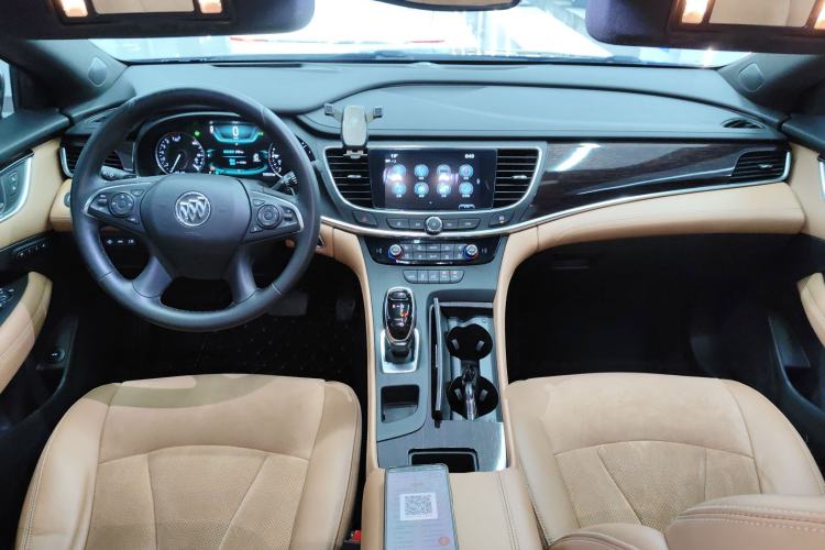 Used Buick LaCrosse 2018 20T Luxury Model Center Console