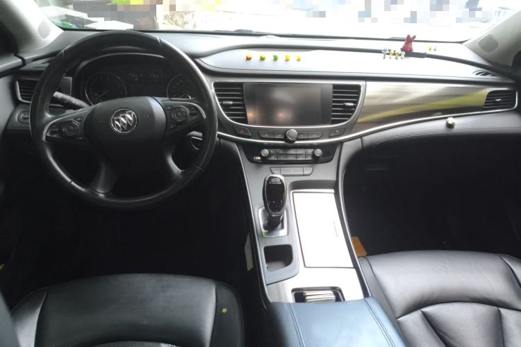 Used Buick LaCrosse 2018 20T Elite Edition Center Console