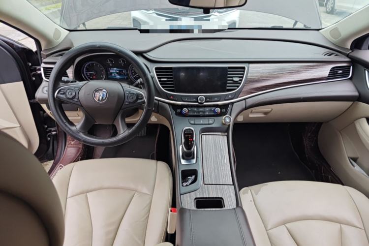 Used Buick LaCrosse 2018 20T Leading Model Center Console