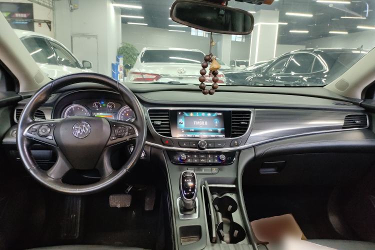 Used Buick LaCrosse 2018 20T Elite Edition Center Console