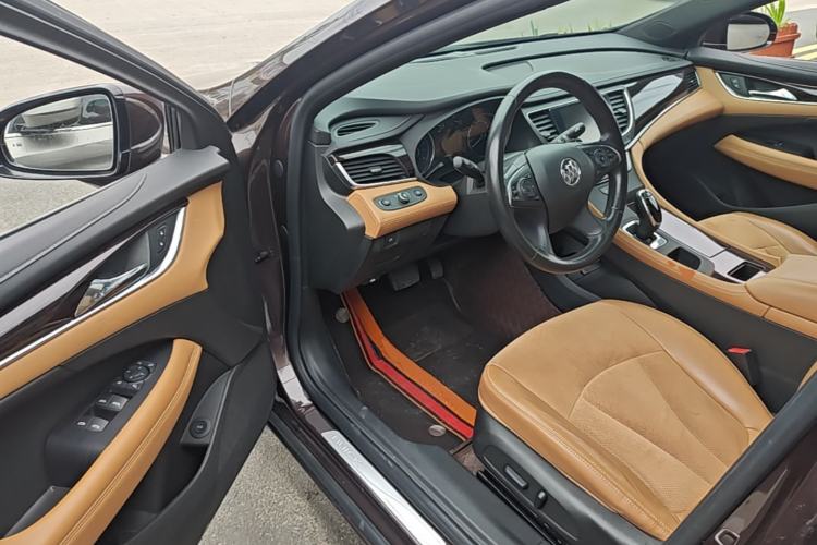 Used Buick LaCrosse 2018 28T Elite Edition Driver Seat