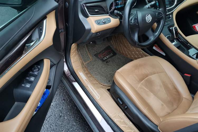 Used Buick LaCrosse 2018 28T Elite Edition Driver Seat