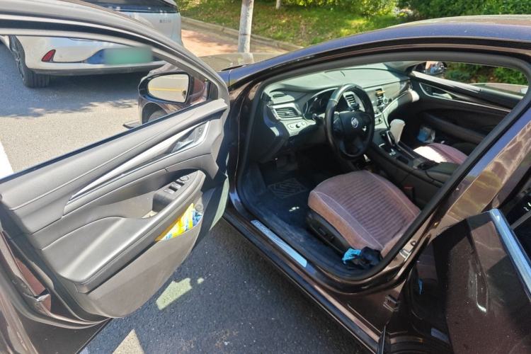 Used Buick LaCrosse 2018 20T Elite Edition Driver Seat