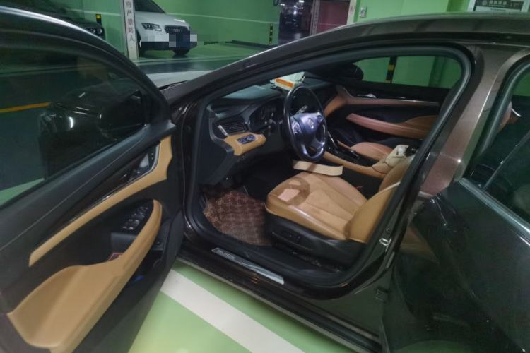 Used Buick LaCrosse 2018 28T Elite Edition Driver Seat