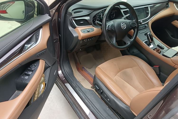 Used Buick LaCrosse 2018 28T Luxury Model Driver Seat