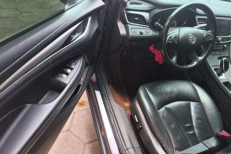 Used Buick LaCrosse 2018 20T Elite Edition Driver Seat