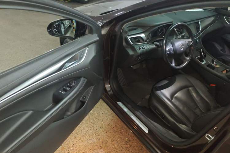 Used Buick LaCrosse 2018 20T Elite Edition Driver Seat