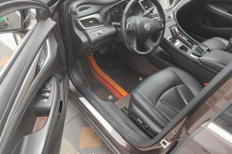 Used Buick LaCrosse 2018 20T Elite Edition Driver Seat