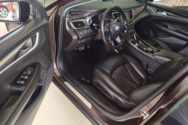 Used Buick LaCrosse 2018 20T Elite Edition Driver Seat