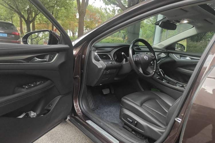 Used Buick LaCrosse 2018 20T Elite Edition Driver Seat