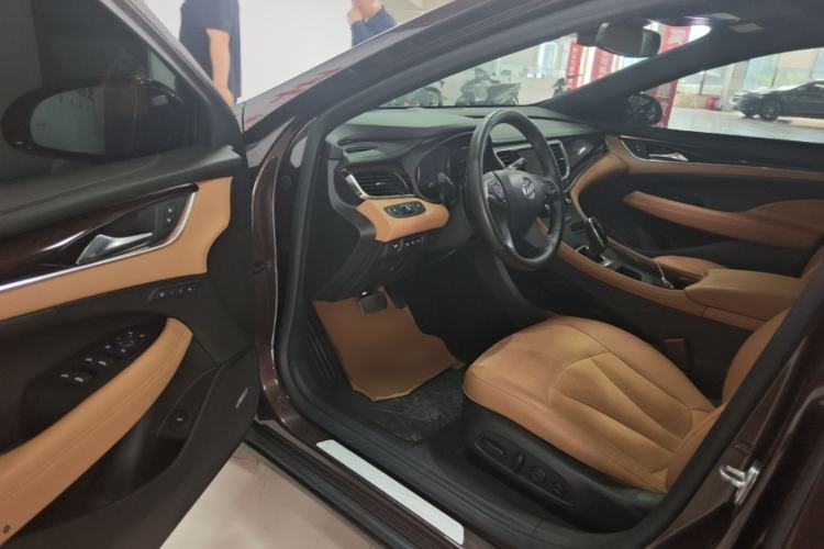 Used Buick LaCrosse 2018 28T Luxury Model Driver Seat
