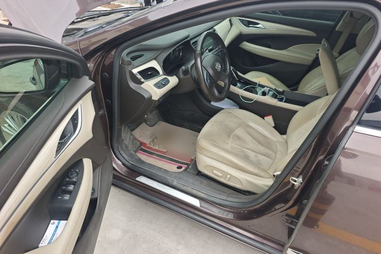 Used Buick LaCrosse 2018 30H Elite Edition Driver Seat
