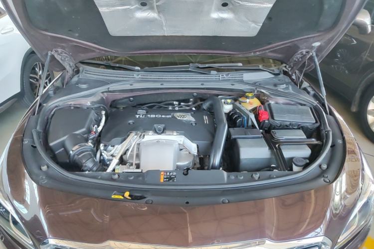 Used Buick LaCrosse 2018 28T Elite Edition Engine Bay