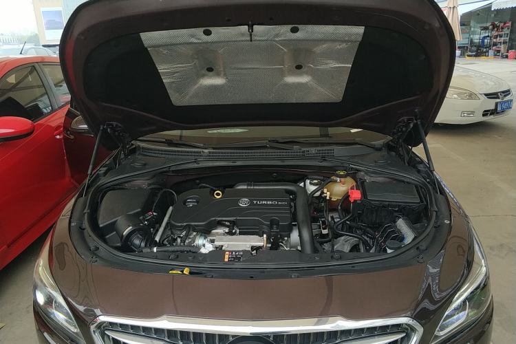 Used Buick LaCrosse 2018 20T Elite Edition Engine Bay