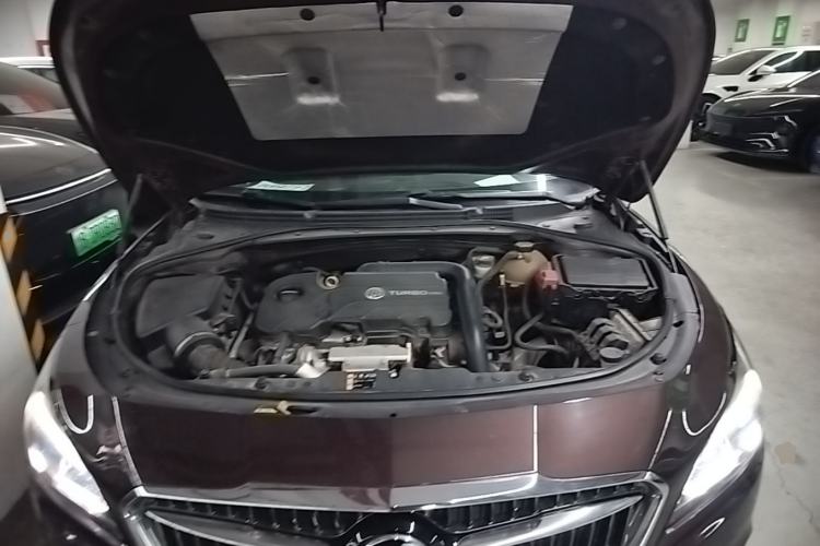 Used Buick LaCrosse 2018 20T Elite Edition Engine Bay