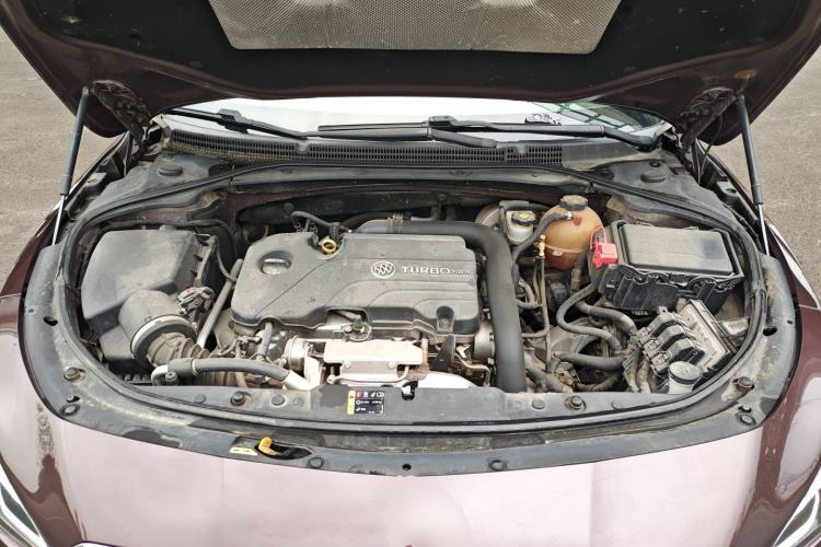Used Buick LaCrosse 2018 20T Elite Edition Engine Bay