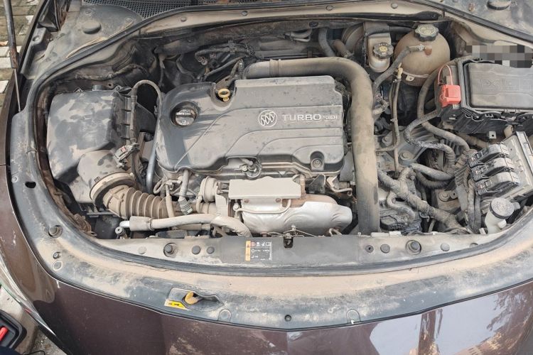 Used Buick LaCrosse 2018 28T Elite Edition Engine Bay