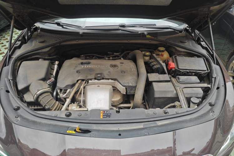 Used Buick LaCrosse 2018 28T Luxury Model Engine Bay