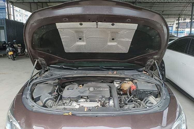 Used Buick LaCrosse 2018 20T Elite Edition Engine Bay