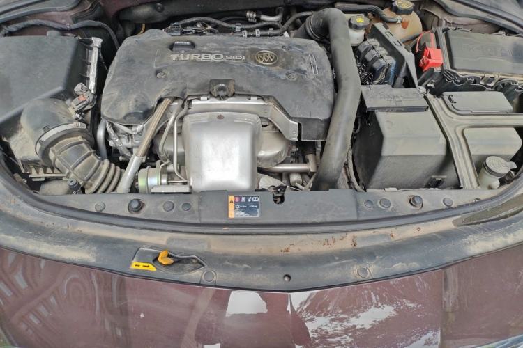 Used Buick LaCrosse 2018 28T Luxury Model Engine Bay