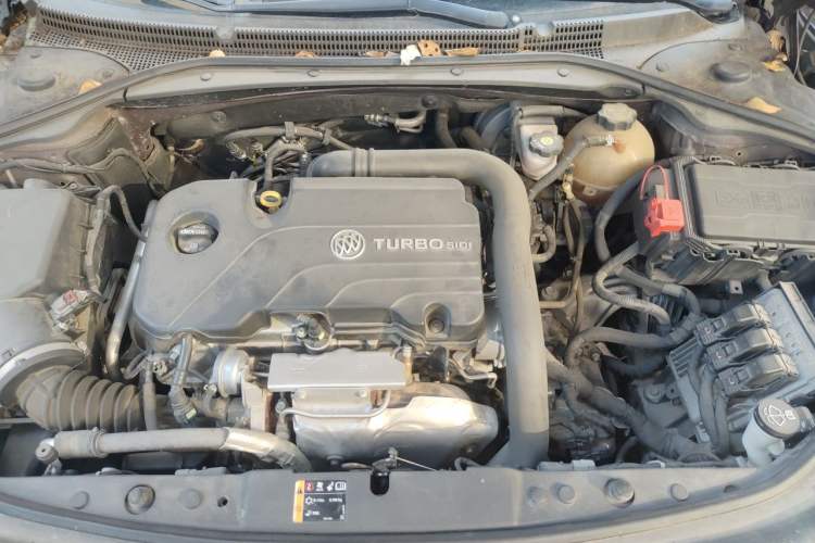 Used Buick LaCrosse 2018 20T Elite Edition Engine Bay