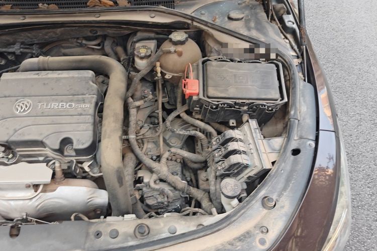 Used Buick LaCrosse 2018 28T Elite Edition Engine Bay Left