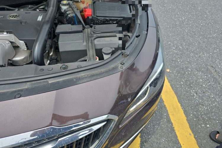 Used Buick LaCrosse 2018 28T Elite Edition Engine Bay Left