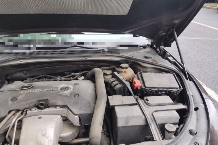 Used Buick LaCrosse 2018 28T Elite Edition Engine Bay Left