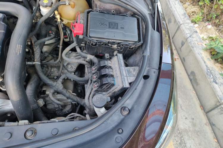 Used Buick LaCrosse 2018 20T Luxury Model Engine Bay Left