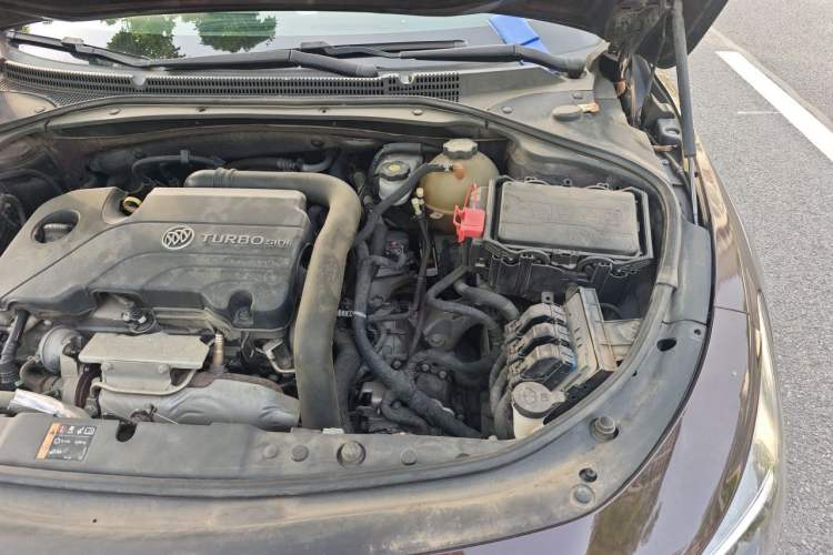 Used Buick LaCrosse 2018 20T Elite Edition Engine Bay Left