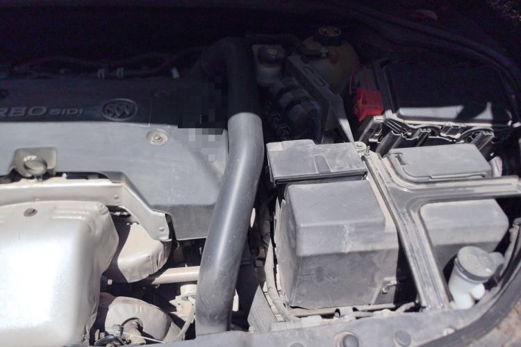 Used Buick LaCrosse 2018 28T Elite Edition Engine Bay Left
