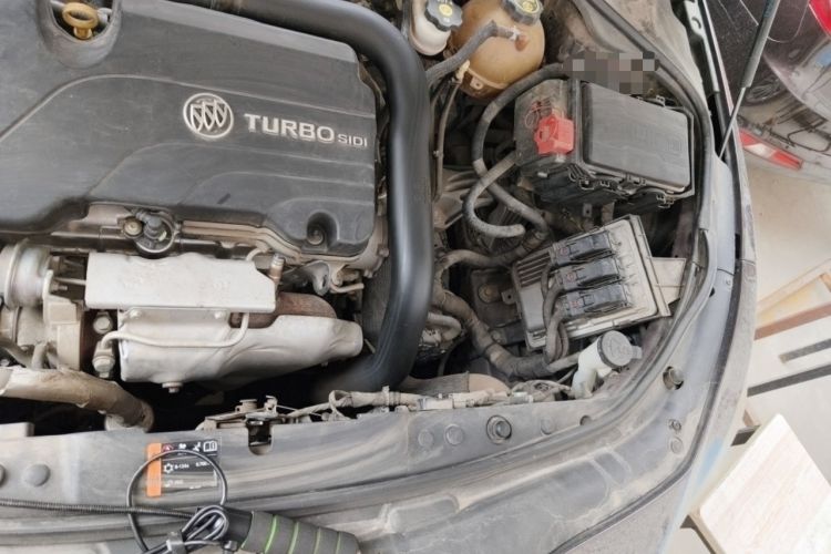 Used Buick LaCrosse 2018 20T Elite Edition Engine Bay Left