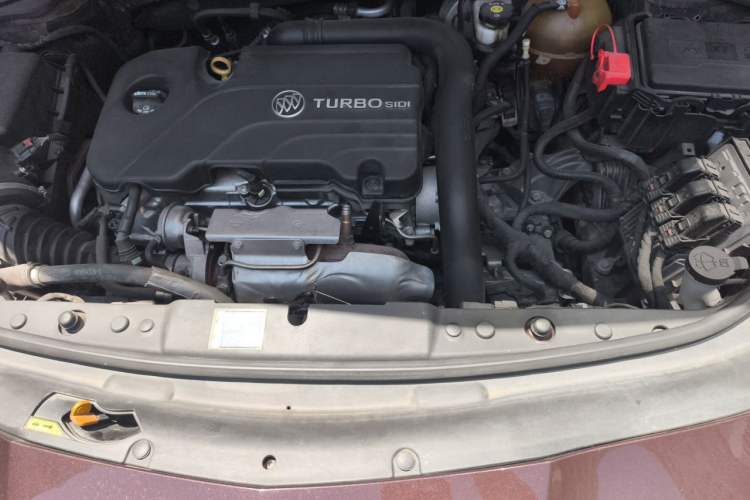 Used Buick LaCrosse 2018 20T Elite Edition Engine Bay