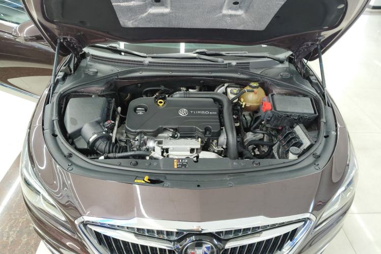 Used Buick LaCrosse 2018 20T Luxury Model Engine Bay
